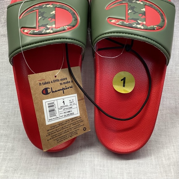 CHAMPION IPO CAMO C UNISEX KID’S SLIDES SANDALS. COLOR: RED AND ILIVE - Picture 5 of 13